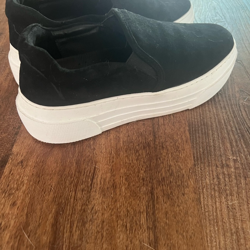 Slip on sneaker - Picture 2 of 2